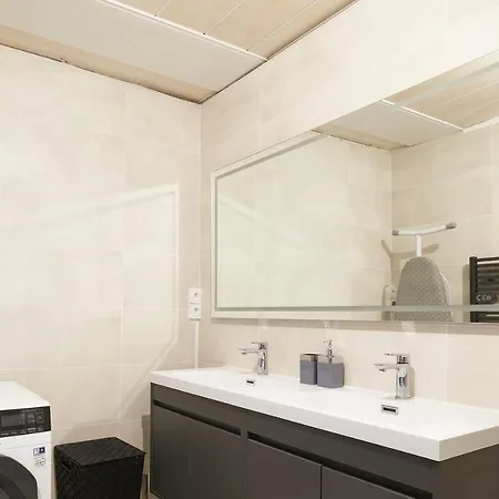 Duplex De Standing En Plein Coeur De * ベジエ